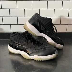 Jordan 11 Retro Low IE “Space Jam”